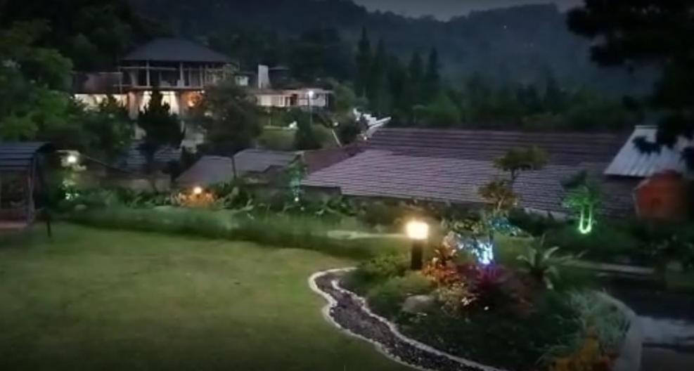 Villa Chacha At Macarena, Megamendung Екстер'єр фото