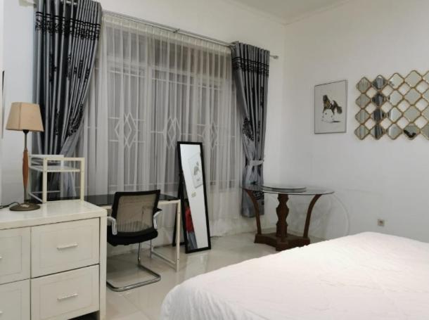 Villa Chacha At Macarena, Megamendung Екстер'єр фото