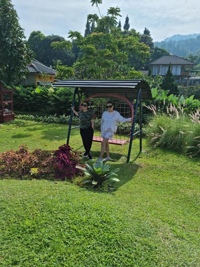 Villa Chacha At Macarena, Megamendung Екстер'єр фото