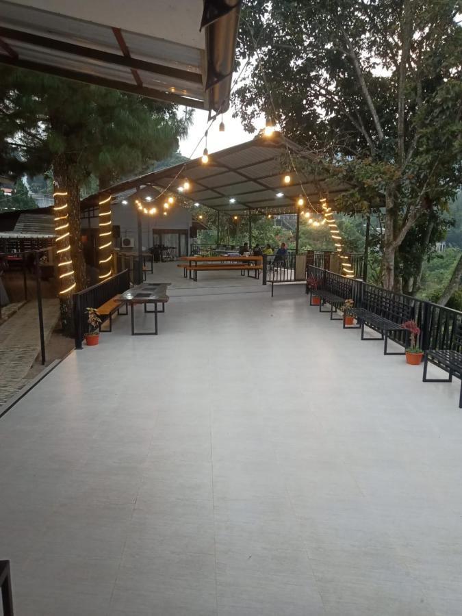 Villa Chacha At Macarena, Megamendung Екстер'єр фото